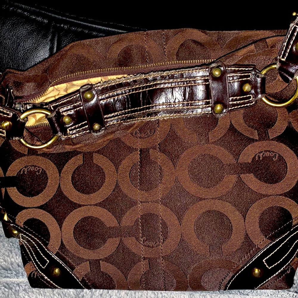 Woman’s Authentic COACH bag